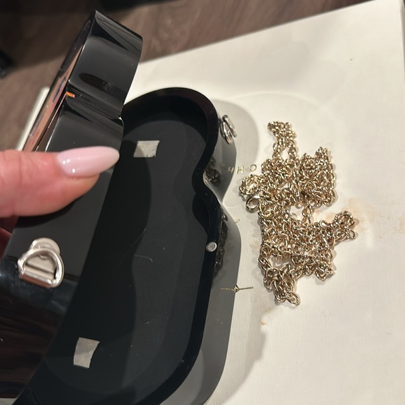 ONE OF A KIND ASHLYN’D CLUTCH - Picture 2 of 4